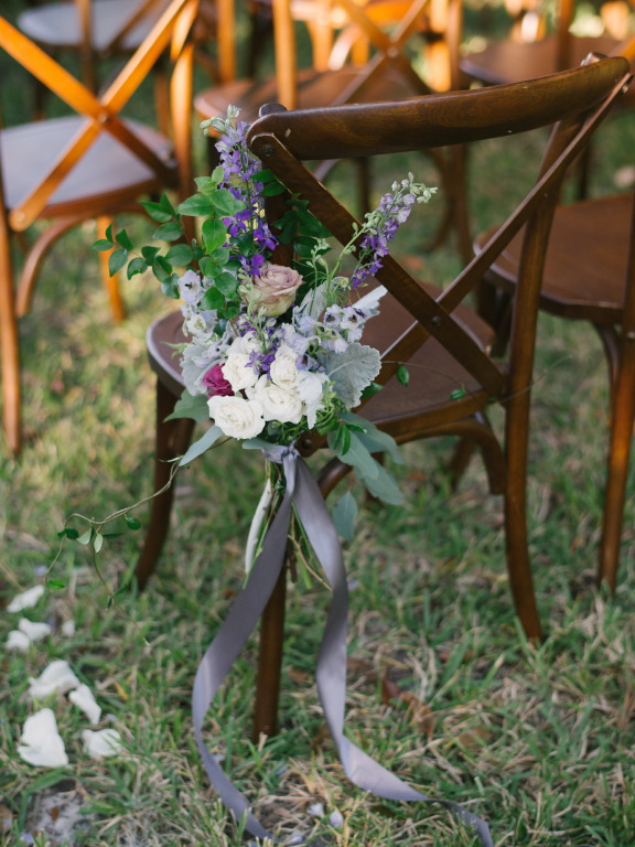 Цветочный декор на стулья кросс бэк